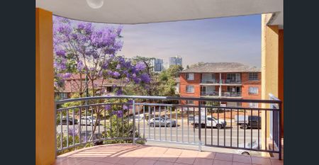 SPACIOUS 2 BEDROOM - Photo 3