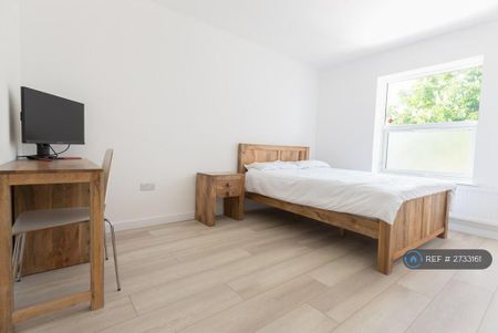 1 bedroom in a house share to rent - Photo 5