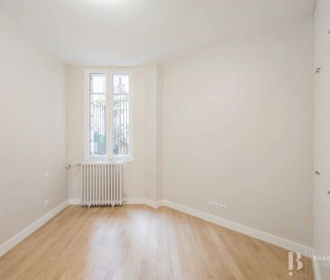 Rental Apartment Paris 18th Clignancourt - Photo 1