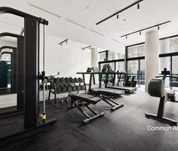 Near-new apartment with design features - Photo 1