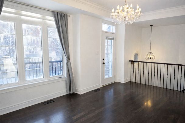 For Lease - 40 Chapman Court, Aurora, Ontario - Photo 1