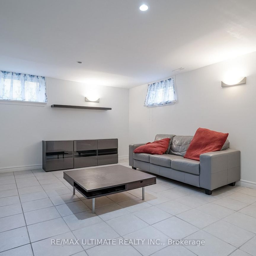 For Lease - 70 Bexhill Avenue Unit# LOWER, Toronto, Ontario - Photo 1