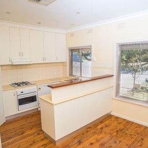 Spacious & Secure Inner-City Living - Photo 2