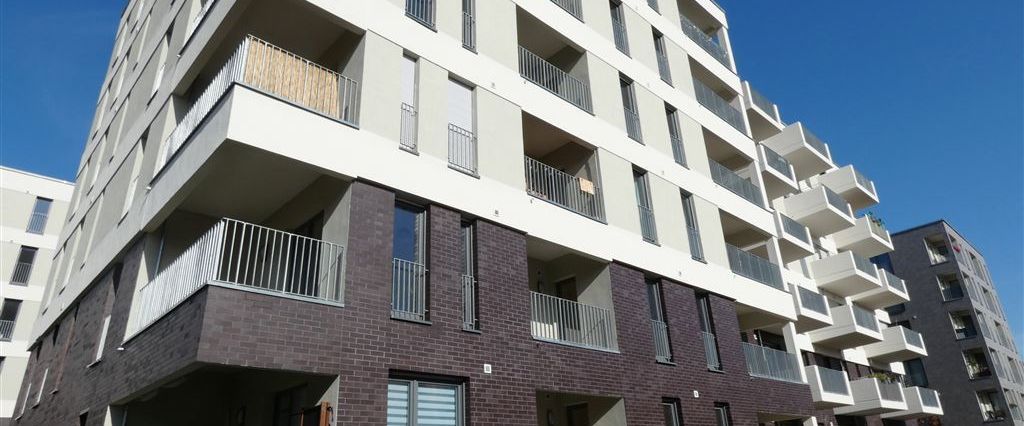 Toll geschnittene 2-Zi. Whg mit Balkon, Parkett, FBH, AR und TG! - Foto 1