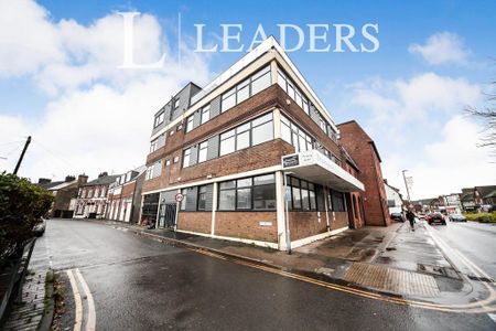 2 bedroom flat to rent - Photo 2