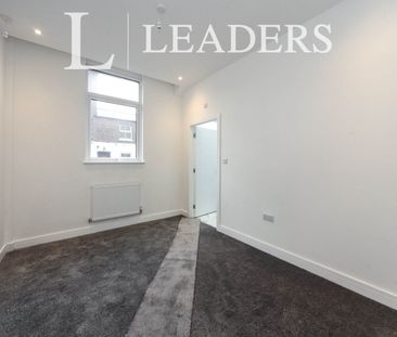 2 bedroom apartment to rent West Street, Dunstable, LU6 - Photo 3