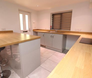 2 bedroom ground floor flat to rent - Photo 3