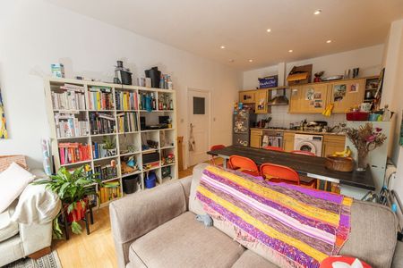 3 Bed Flat, Brighton Terrace, SW9 - Photo 3