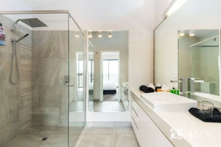 FULLY FURNISHED IN VIEW STREET - CONTACT AGENT FOR AVAILABILITY - Photo 5