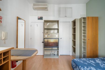 BILLS INCLUDED - A modern studio apartment in this period property in Pimlico, London SW1V - Student - Photo 4