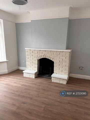 3 bedroom terraced house to rent - Photo 4