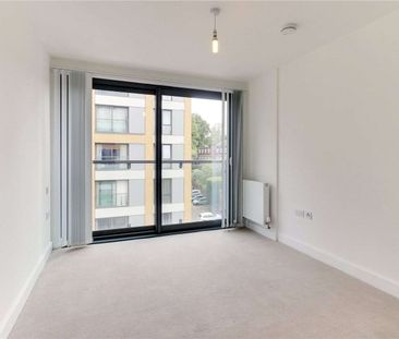 A stylish apartment boasting contemporary accommodation. - Photo 1