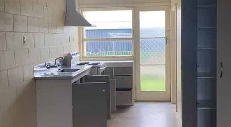 2 bedroom flat - Photo 3