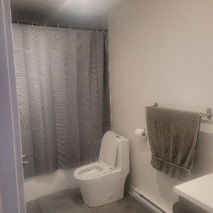 3 1/2 ***Libre Immédiatement*** - Photo 2