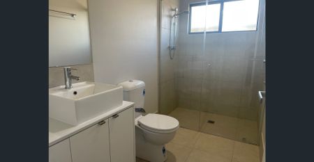 Near new 3 bedroom duplex in new estate - Photo 4