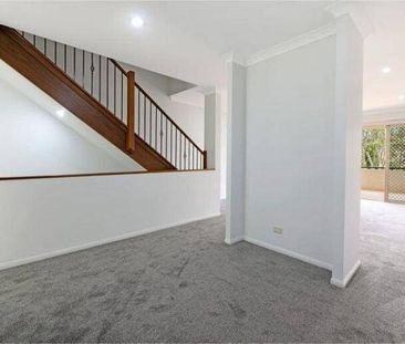 Spacious 3 Level Townhouse with 3 large Balconies - as big as a house! - Photo 5