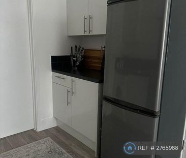 Studio to rent - Photo 6