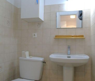 A LOUER Un appartement de type F1 de 24,74 m² situé au 1er étage av... - Photo 5