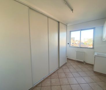 Location Appartement 4 pièces 112m² - Photo 3