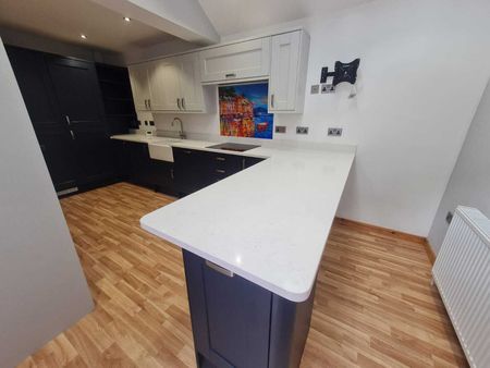 Netherton Lane, Wakefield, Netherton - Photo 5