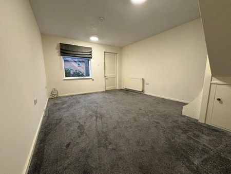 2 bedroom semi-detached house to rent - Photo 3