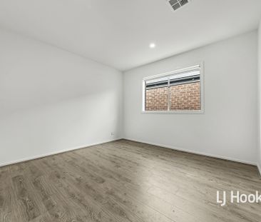 14 Goshawk Road, Sunbury VIC, Belconnen - Photo 4