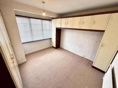 3 bedroom end of terrace house to rent - Photo 4