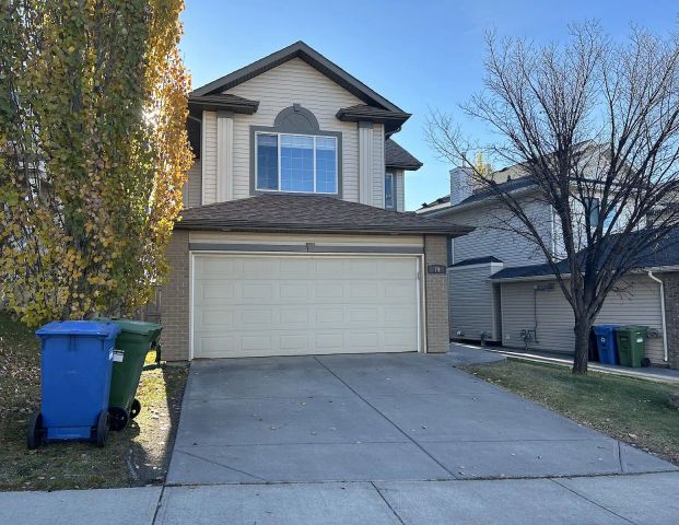 A place you will be proud to call home! — 3 Bedrooms+ Den House - Photo 1