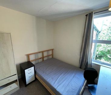 3 bedroom terraced house to rent - Photo 3