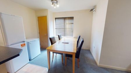2 bedroom flat to rent - Photo 5
