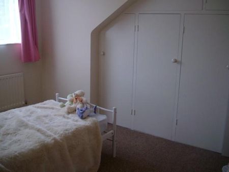 4 bedroom detached house to rent - Photo 3