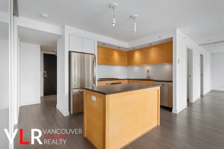 Condo in Downtown Vancouver, BC - Photo 5
