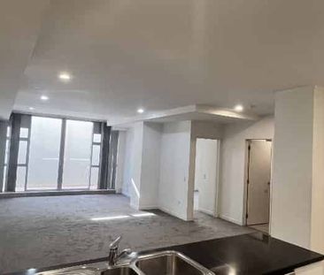 Spacious Lounge - Photo 2