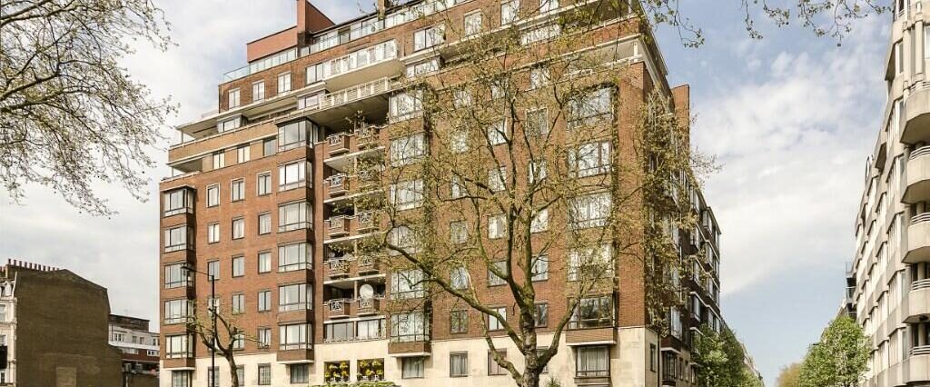 Newly Modernized 3-Bedroom Flat Near Hyde Park – Long Let Available - Photo 1