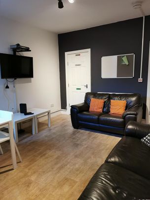 5 bedroom house to rent - Photo 1