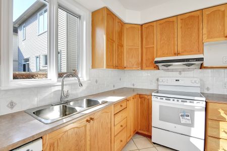 For Lease - 22 MOUNTAIN ASH Drive, Barrhaven, Ontario - Photo 2