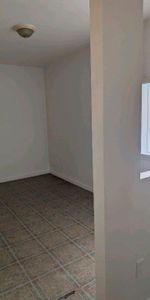 2 1/2 - Photo 4