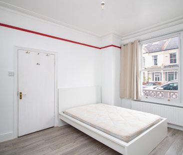 4 bedroom terraced house to rent - Photo 5