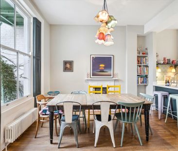 A stunning, bright, spacious and rarely available six bedroom famil... - Photo 3