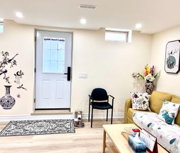 For Lease - 15 Leyburn Avenue, Richmond Hill, Ontario - Photo 4