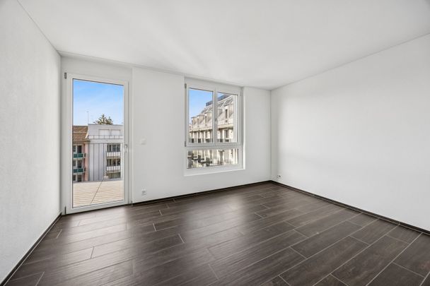 ERSTVERMIETUNG: 2.5-Zimmerwohnung an bester Lage in Zürich-Oerlikon - Foto 1