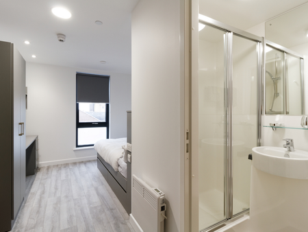 1 bedroom private hall to rent - Photo 2