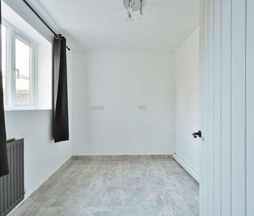 Watford, Watford, WD18 - Photo 2