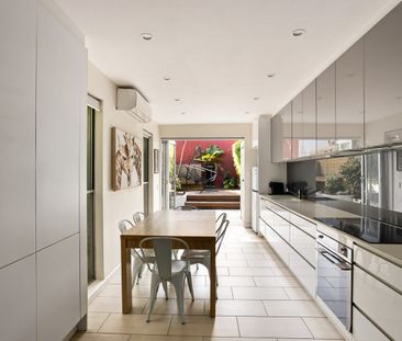 Furnished 3-Bedroom Terrace | 6-Month Lease Only - Photo 4