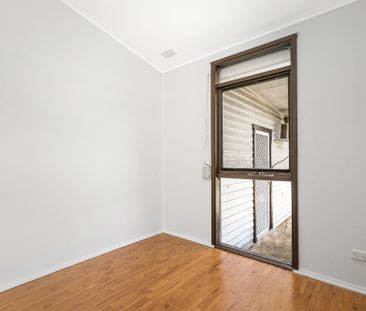 LOCATION, LOCATION, LOCATION! - Photo 6