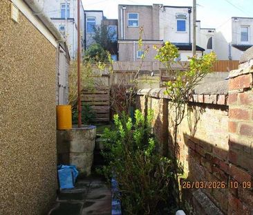 Dryden Street, Swindon, SN1 - Photo 6