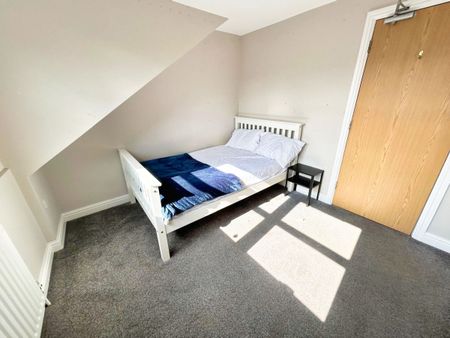 3 bedroom terraced house to rent - Photo 3