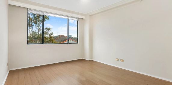 MGM MARTIN – TWO BEDROOM APARTMENT (BUILDING K2, LEVEL 5) - Photo 2