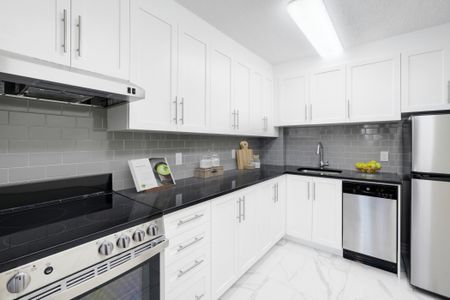 The St. Moritz - Photo 4