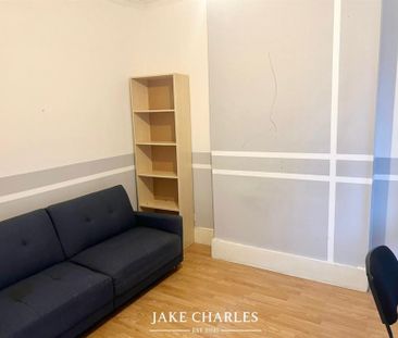 7 Bedroom Terraced House - Photo 1